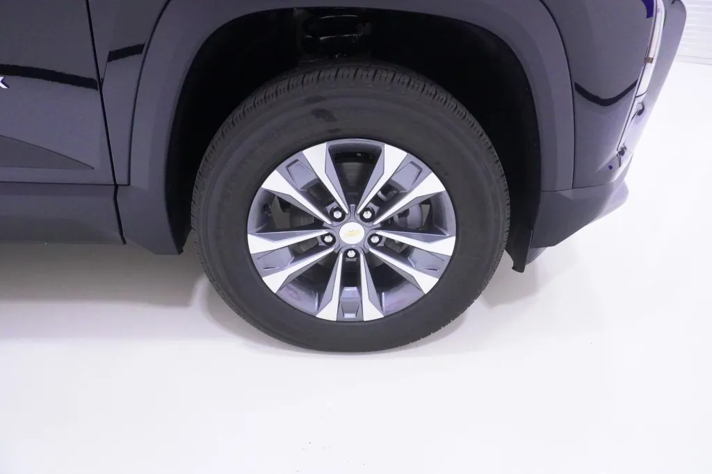 2027 Chevrolet Equinox FWD LT