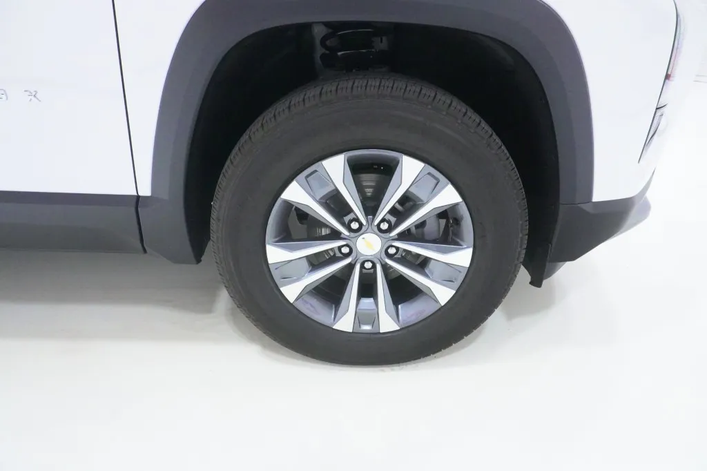 2027 Chevrolet Equinox FWD LT