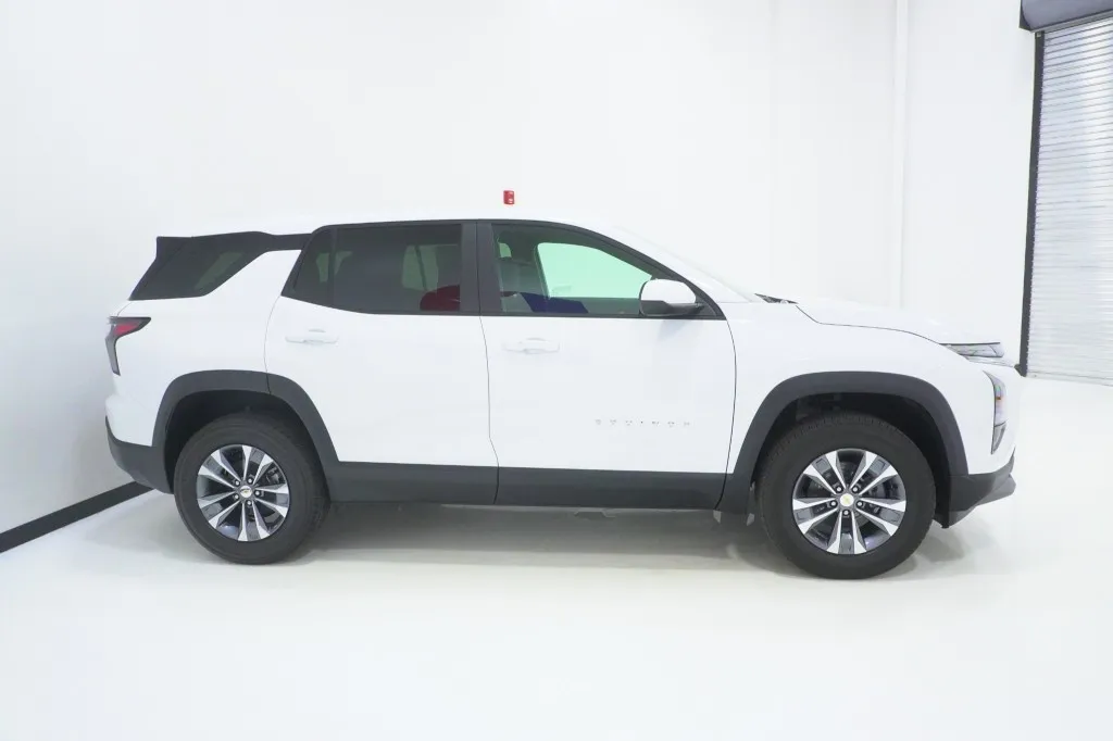 2027 Chevrolet Equinox FWD LT