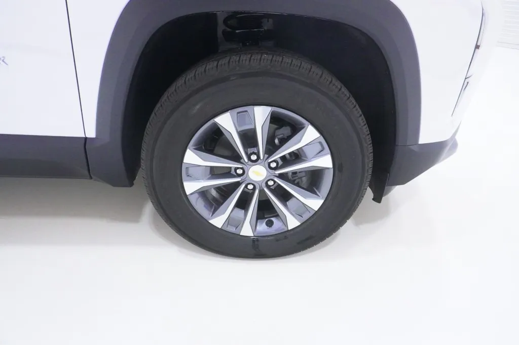2027 Chevrolet Equinox FWD LT