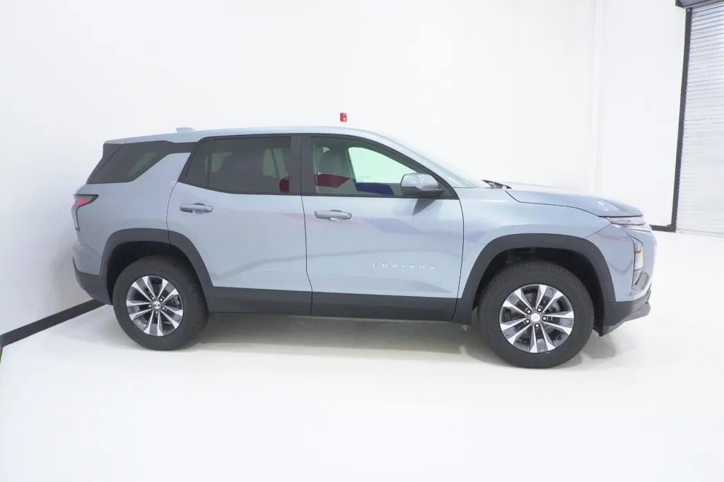 2027 Chevrolet Equinox FWD LT