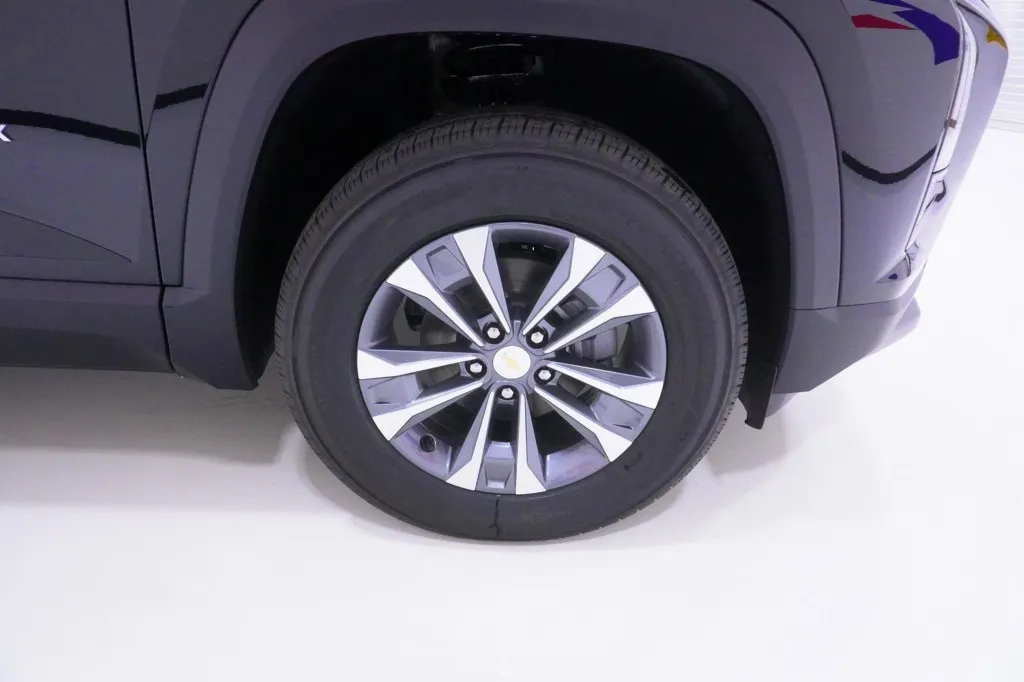 2027 Chevrolet Equinox FWD LT