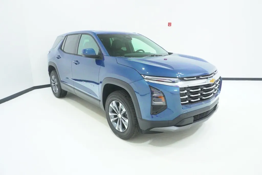 2027 Chevrolet Equinox FWD LT
