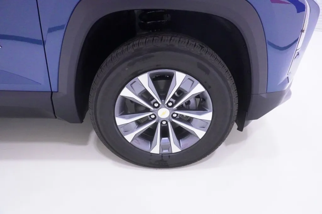 2027 Chevrolet Equinox FWD LT