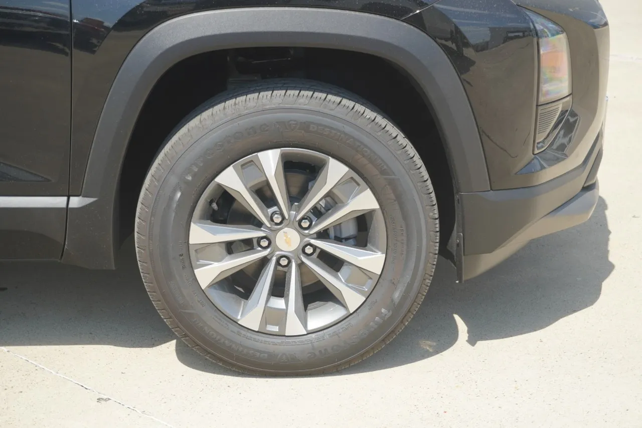 2027 Chevrolet Equinox FWD LT