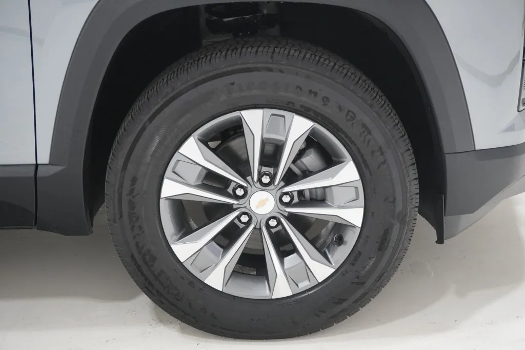2027 Chevrolet Equinox FWD LT