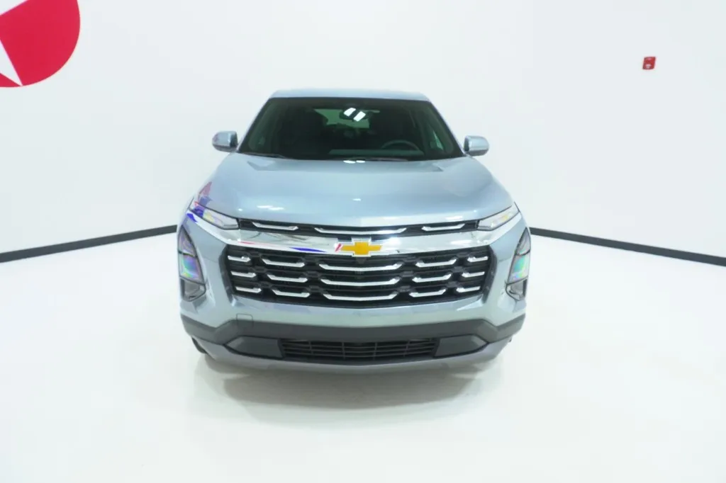 2027 Chevrolet Equinox FWD LT