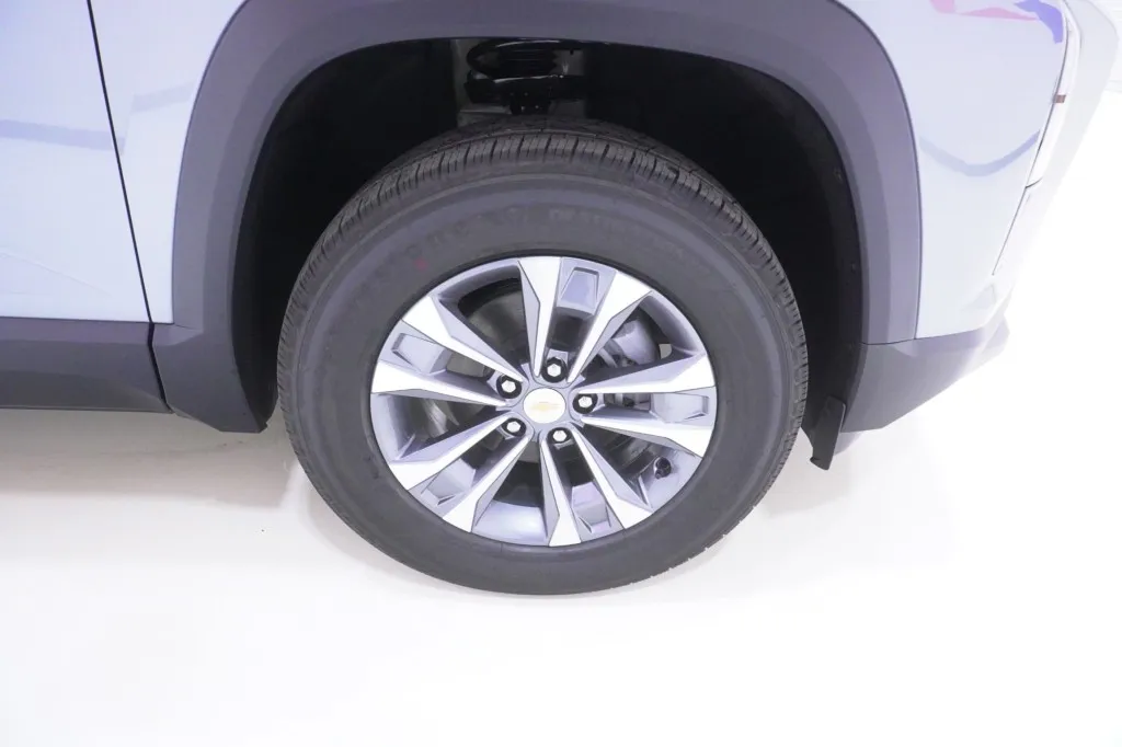 2027 Chevrolet Equinox FWD LT