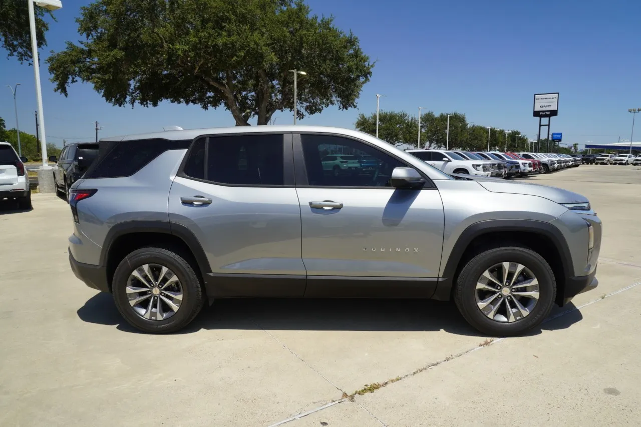 2027 Chevrolet Equinox FWD LT