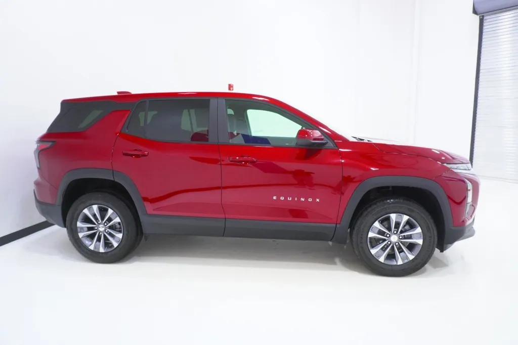 2027 Chevrolet Equinox FWD LT
