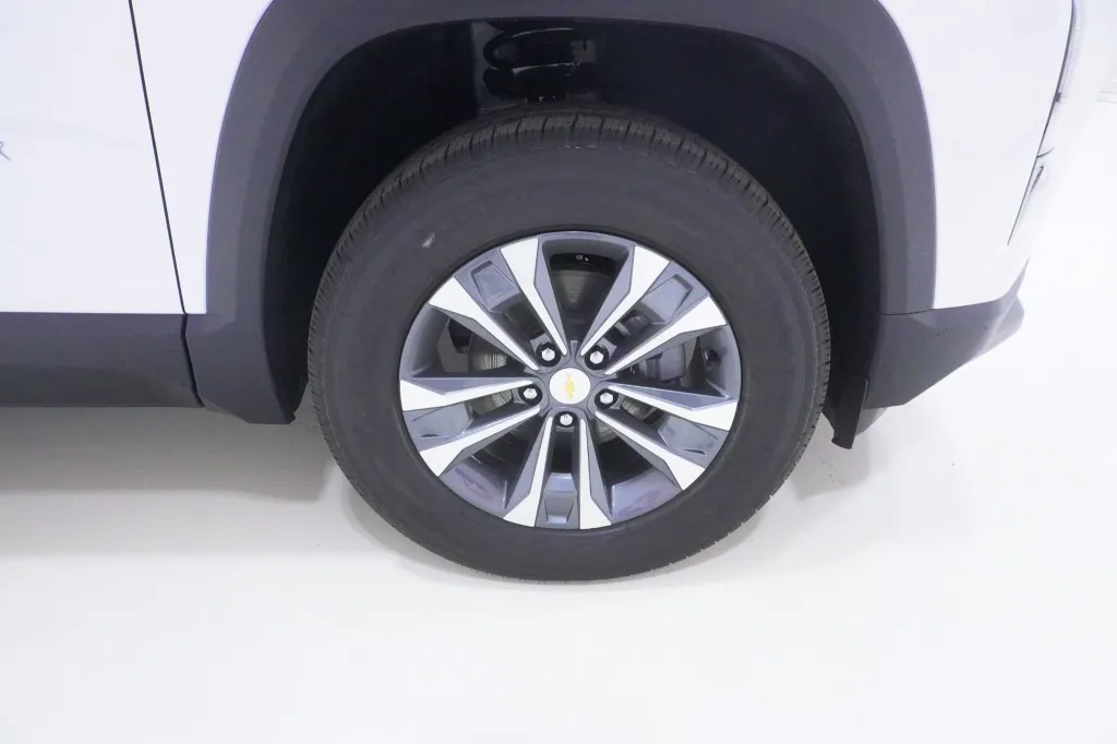 2027 Chevrolet Equinox FWD LT