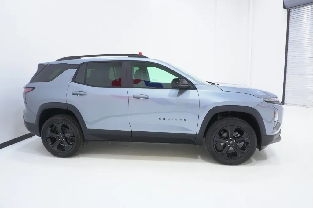 2027 Chevrolet Equinox FWD LT