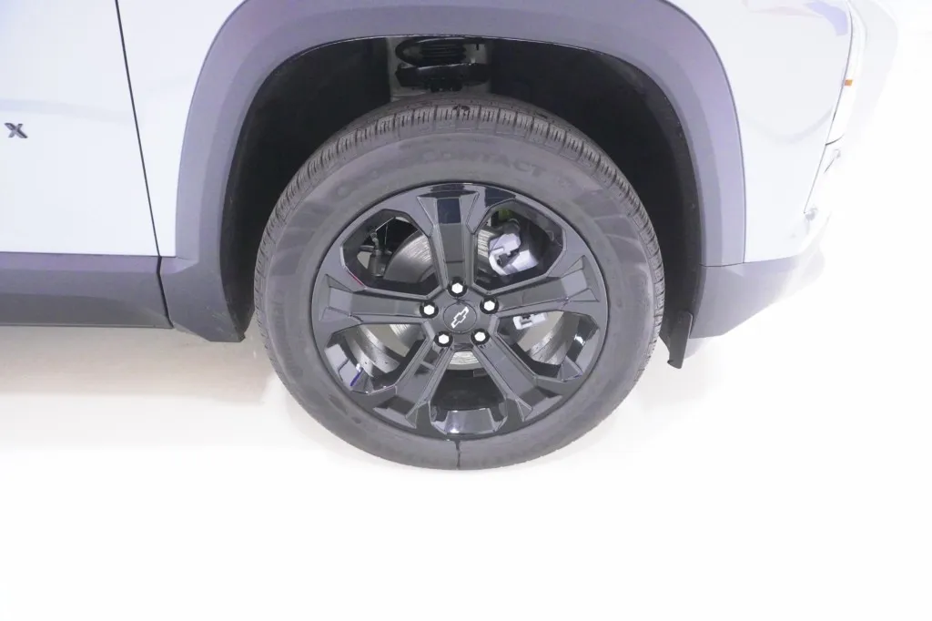 2027 Chevrolet Equinox FWD LT