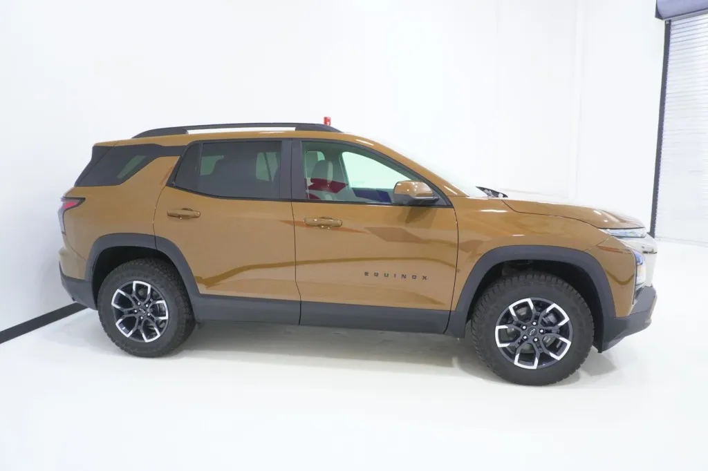 2027 Chevrolet Equinox FWD ACTIV