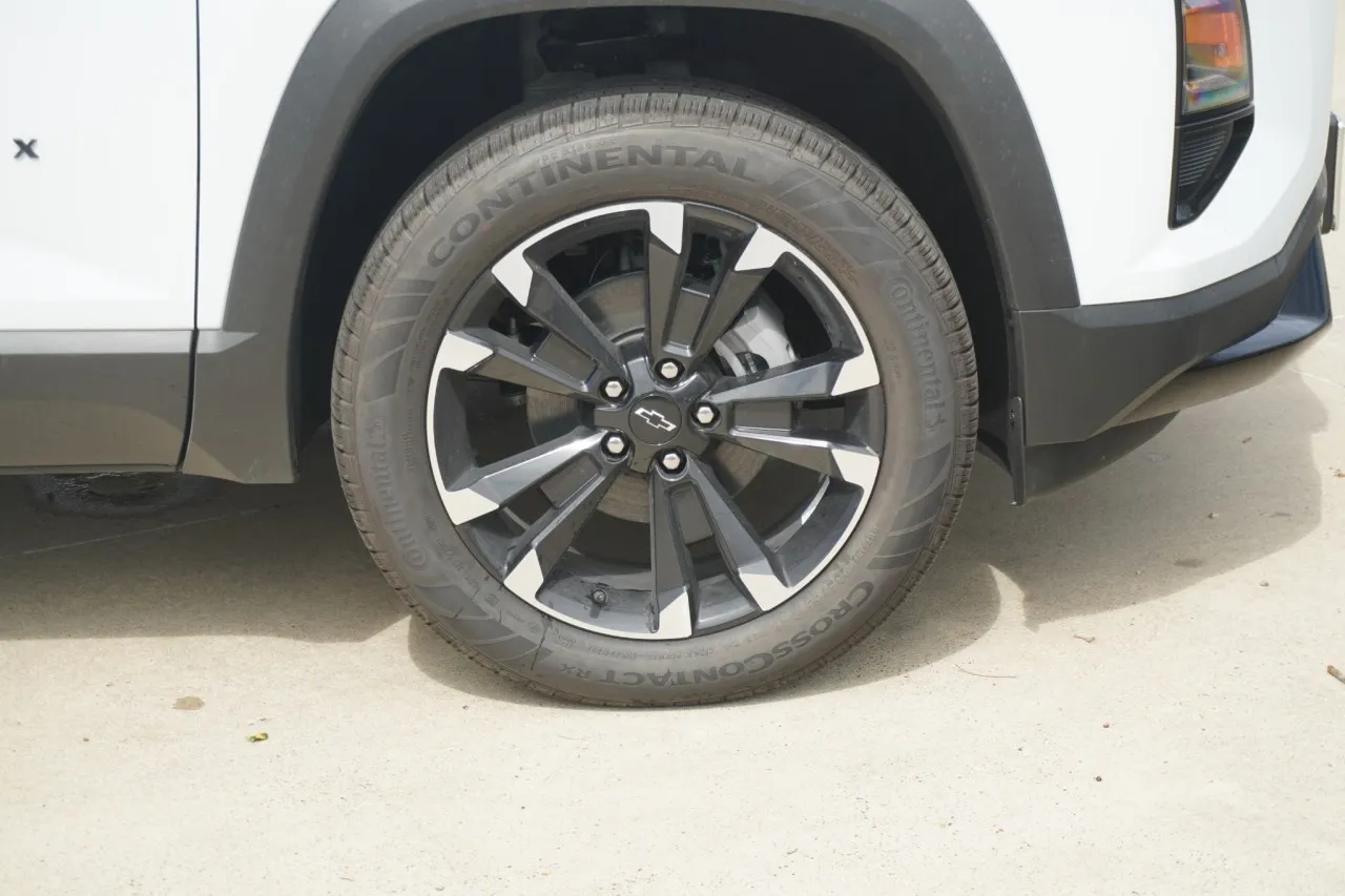 2027 Chevrolet Equinox FWD RS