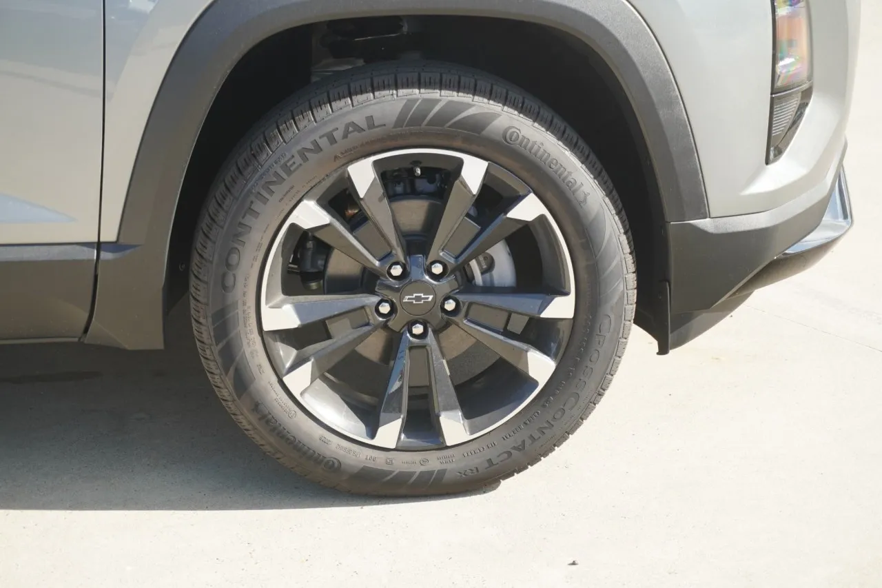 2027 Chevrolet Equinox FWD RS