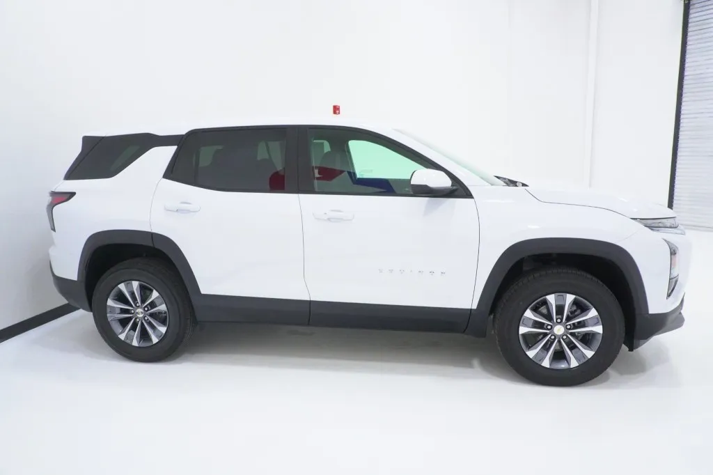 2026 Chevrolet Equinox LT - Photo 4