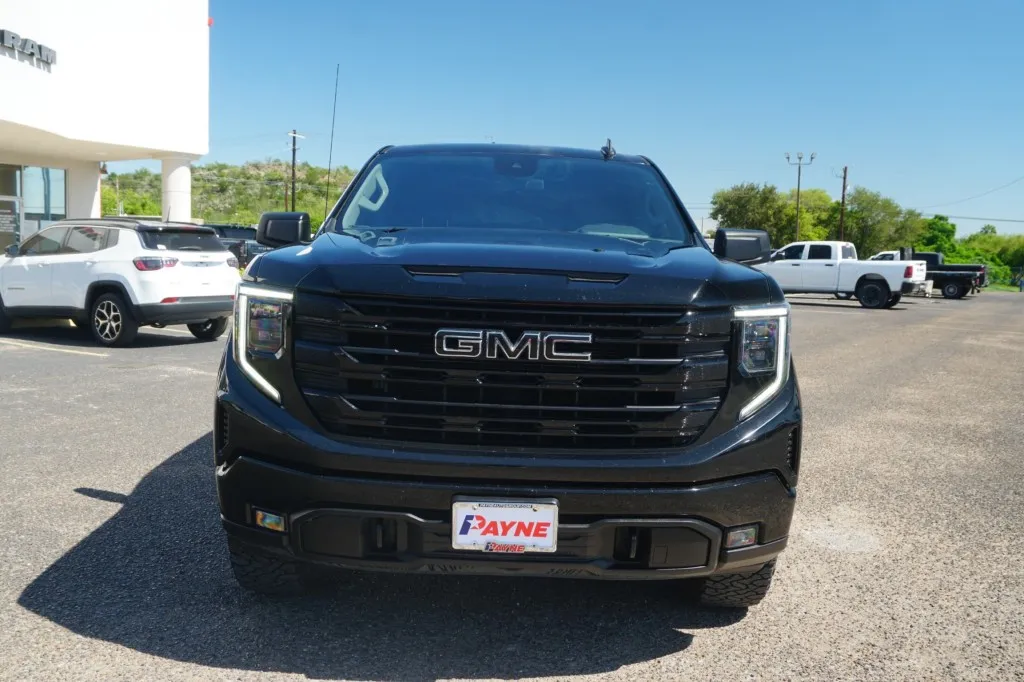 2024 GMC Sierra 1500 Elevation