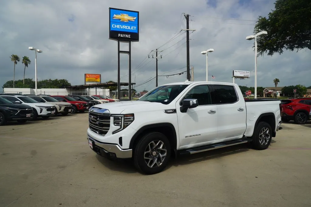 2026 GMC Sierra 1500 SLT