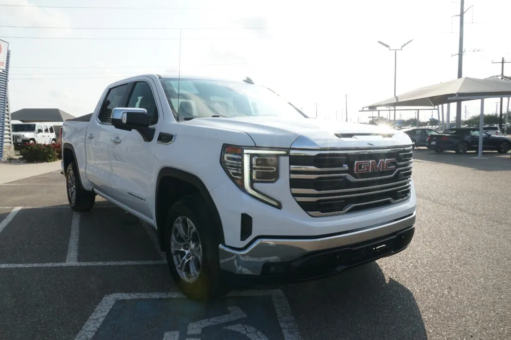 2024 GMC Sierra 1500 SLT