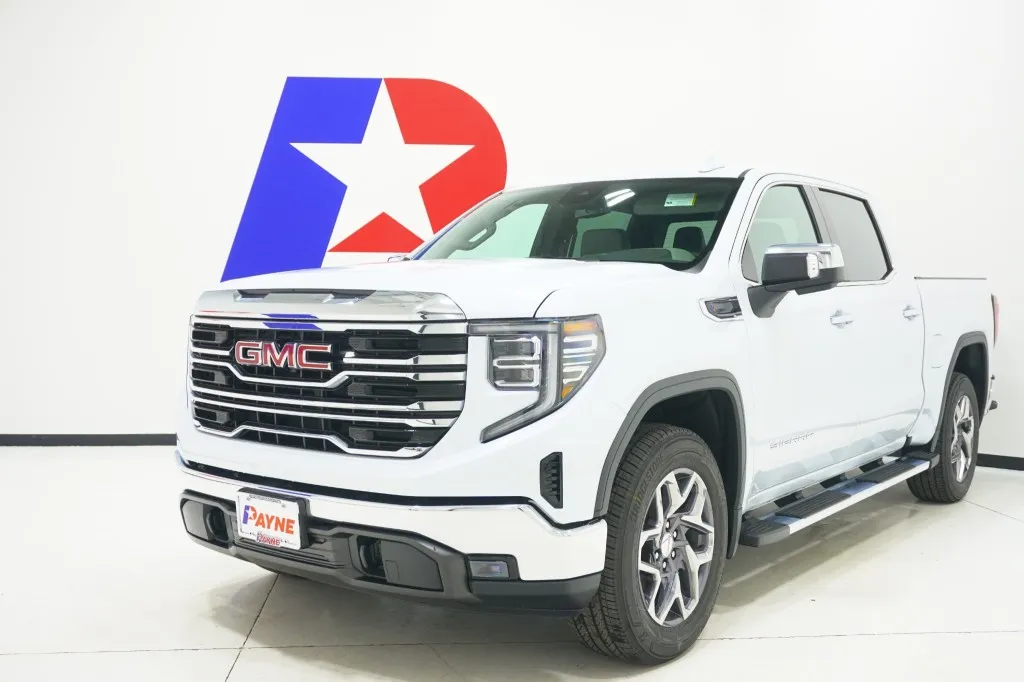 2026 GMC Sierra 1500 SLT's photo