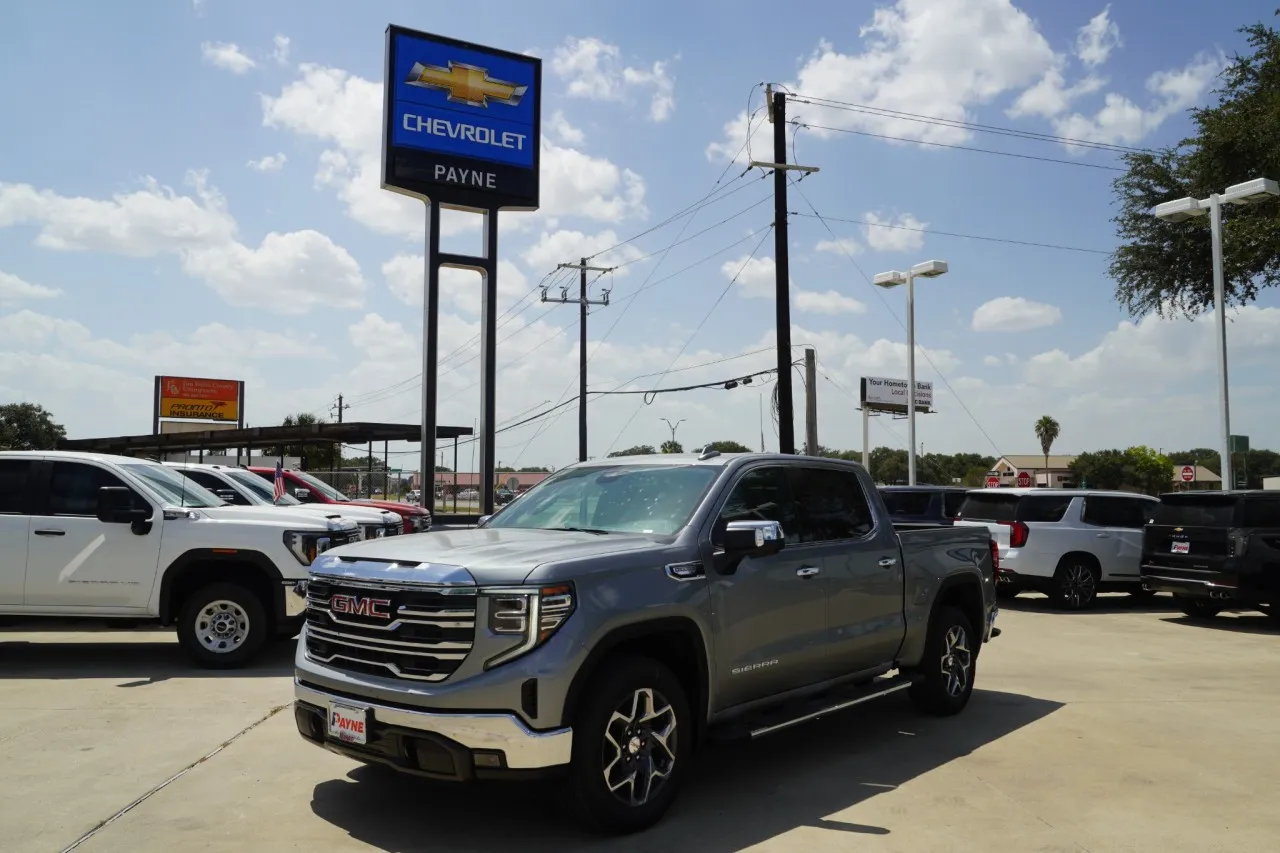 2026 GMC Sierra 1500 SLT