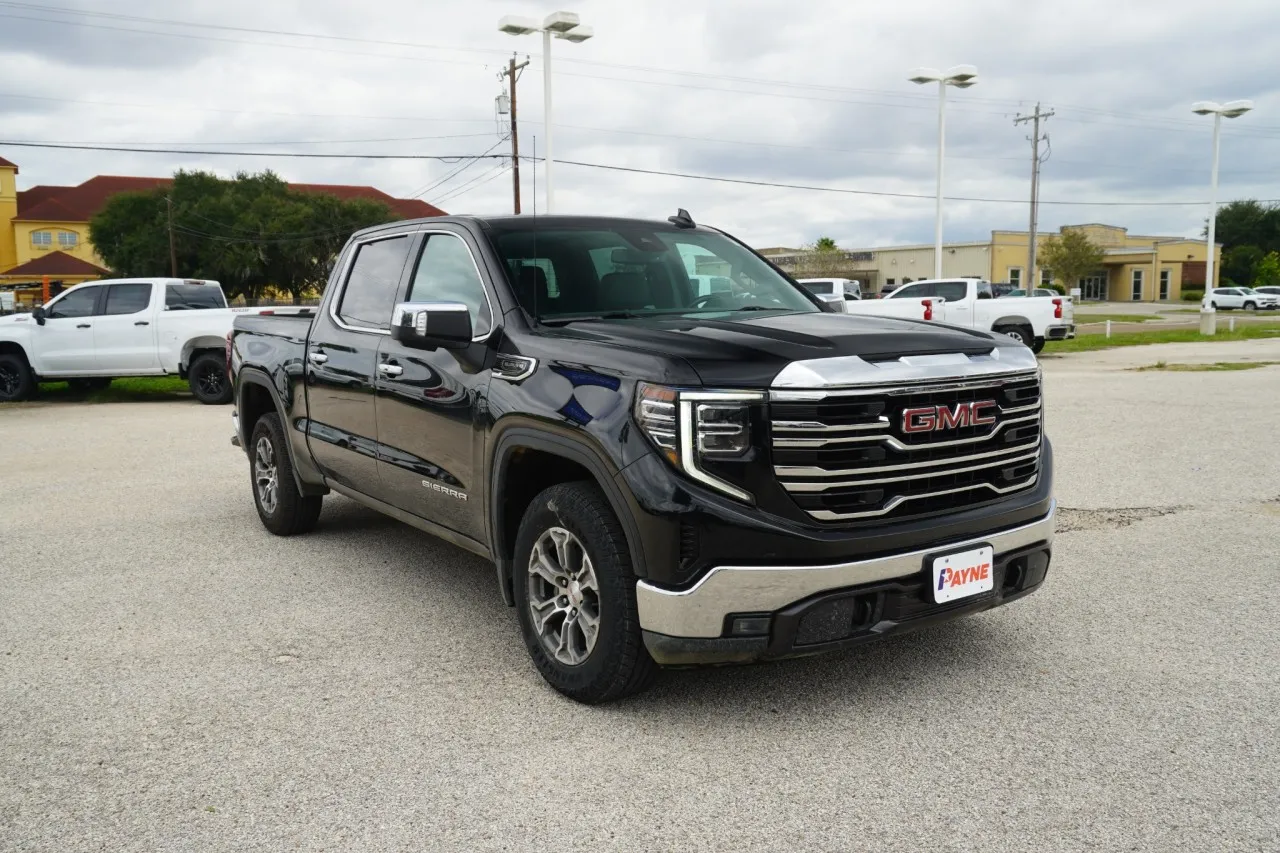 2025 GMC Sierra 1500 SLT