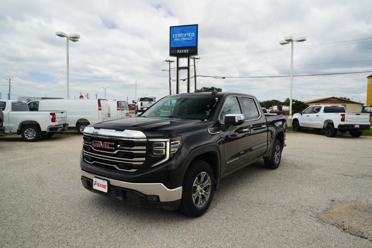 2025 GMC Sierra 1500 SLT