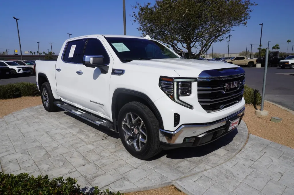2024 GMC Sierra 1500 SLT