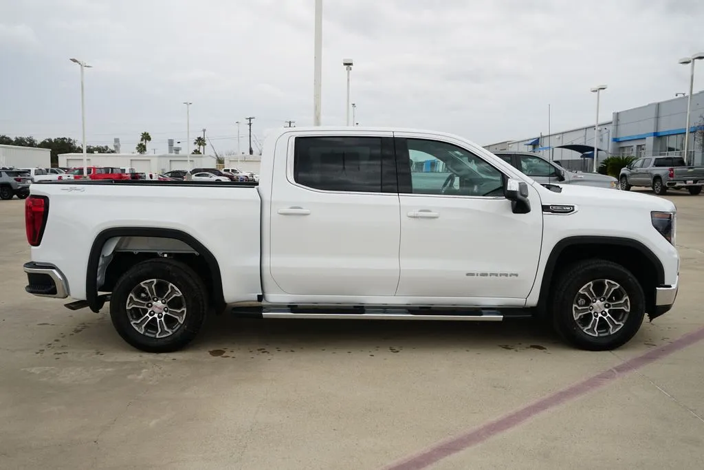2026 GMC Sierra 1500 SLE