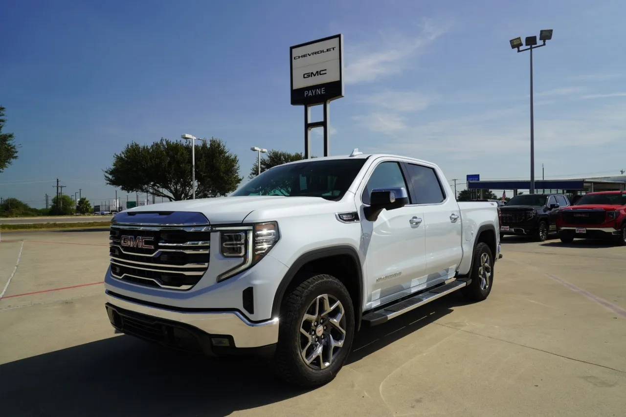 2026 GMC Sierra 1500 SLT