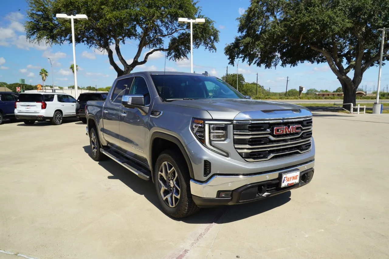 2026 GMC Sierra 1500 SLT