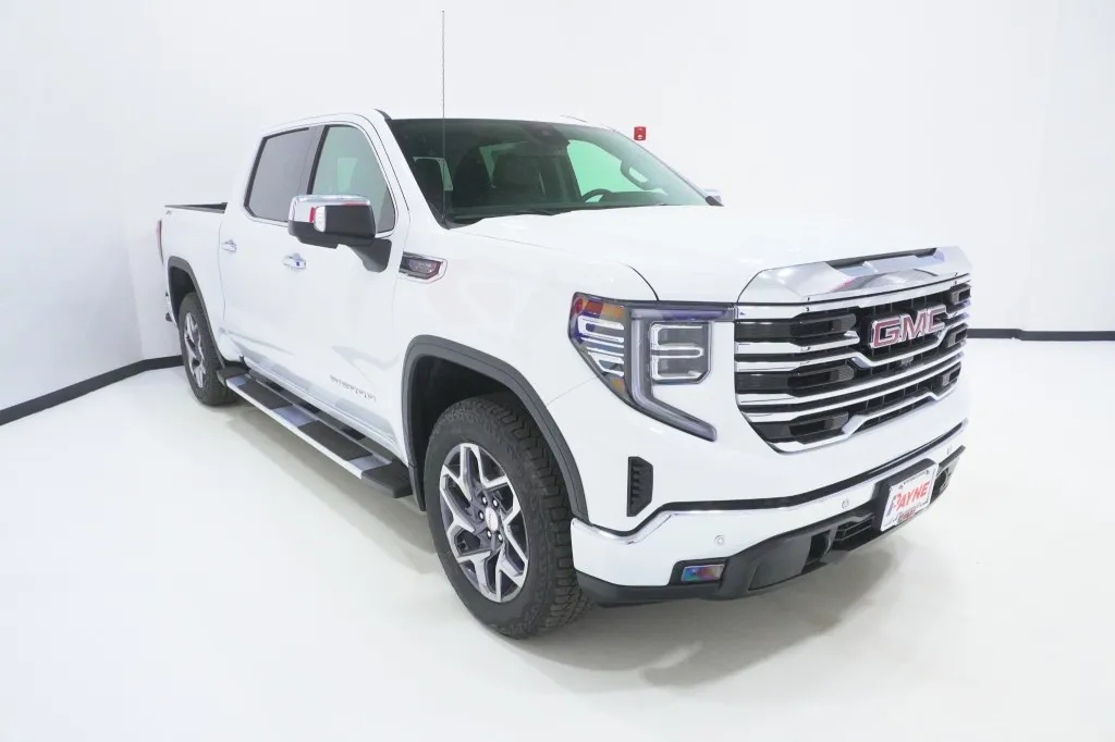 2026 GMC Sierra 1500 SLT - Photo 3