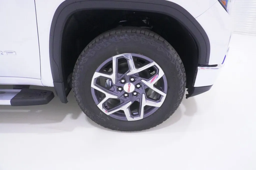 2026 GMC Sierra 1500 SLT - Photo 5