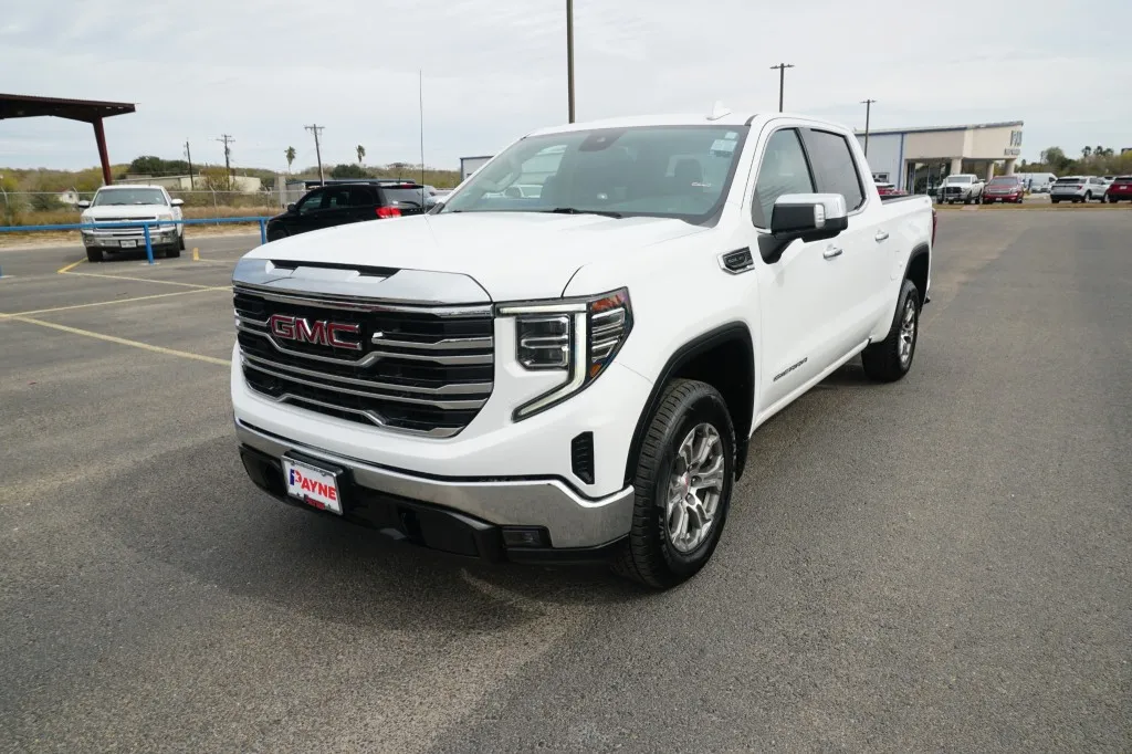 2024 GMC Sierra 1500 SLT
