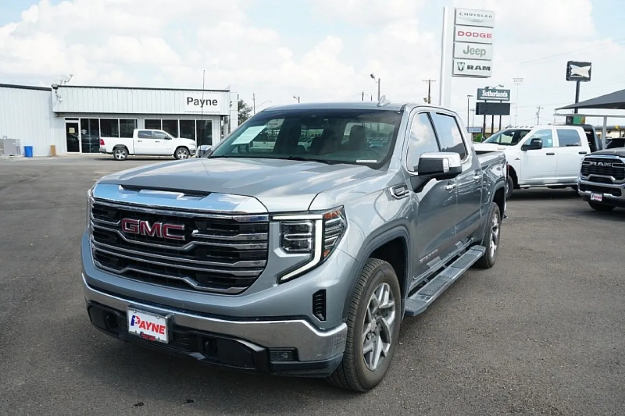 2024 GMC Sierra 1500 SLT