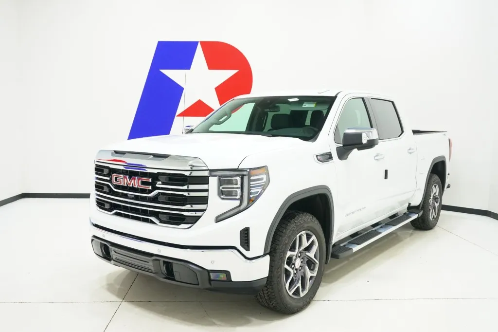 2026 GMC Sierra 1500 SLT's photo