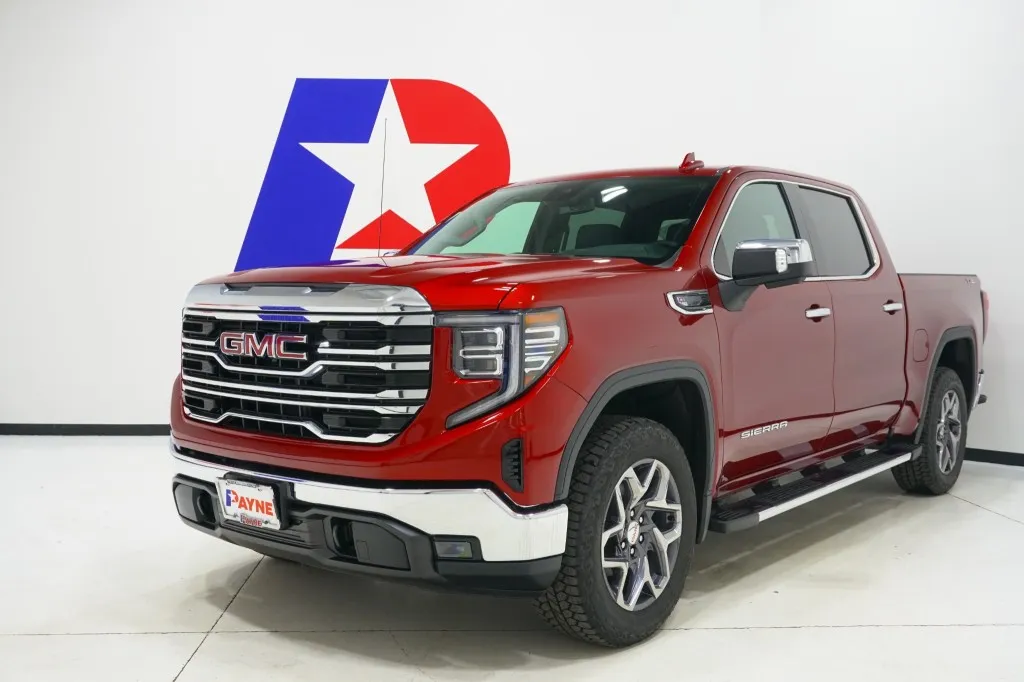 2026 GMC Sierra 1500 SLT's photo