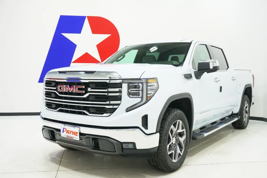 2026 GMC Sierra 1500 SLT's photo