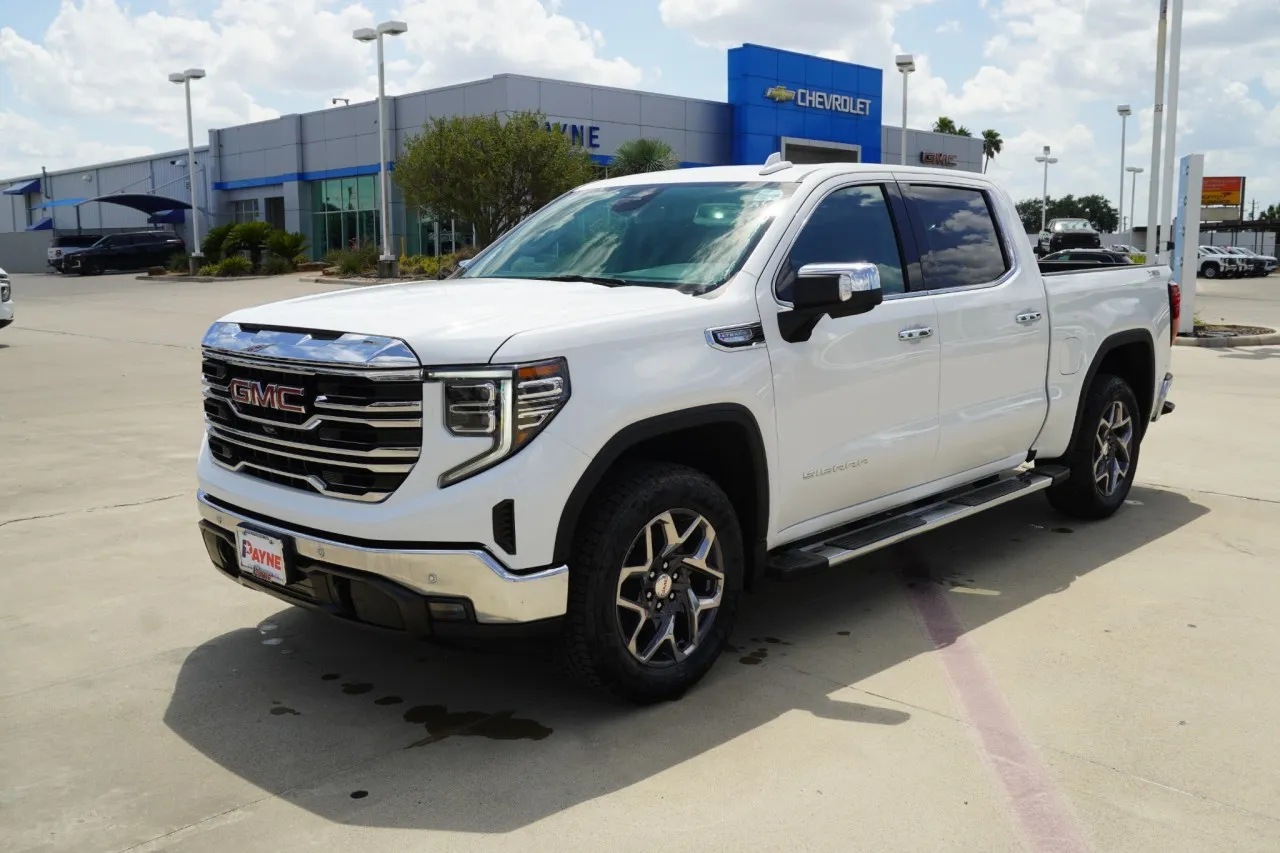 2026 GMC Sierra 1500 SLT
