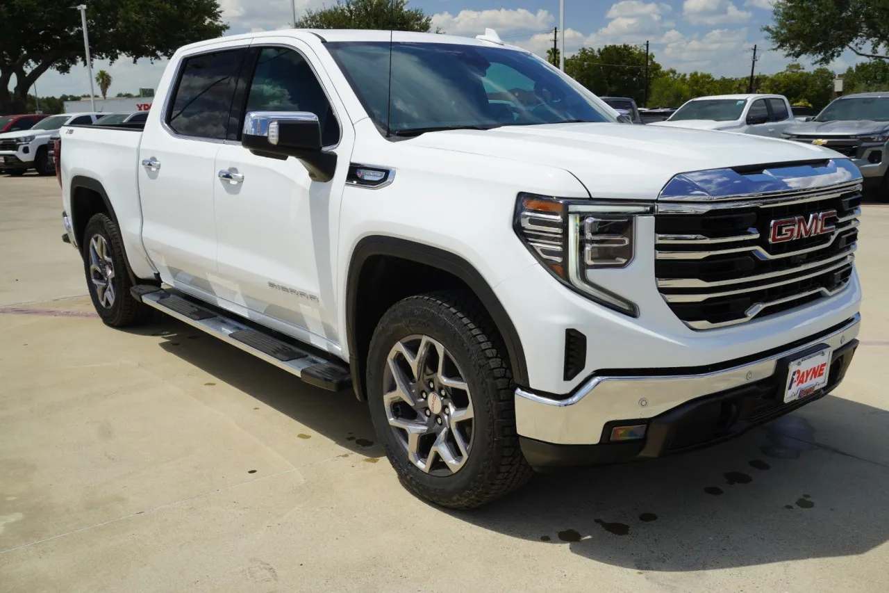 2026 GMC Sierra 1500 SLT