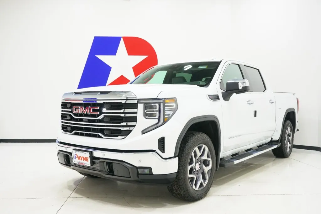 2026 GMC Sierra 1500 SLT's photo