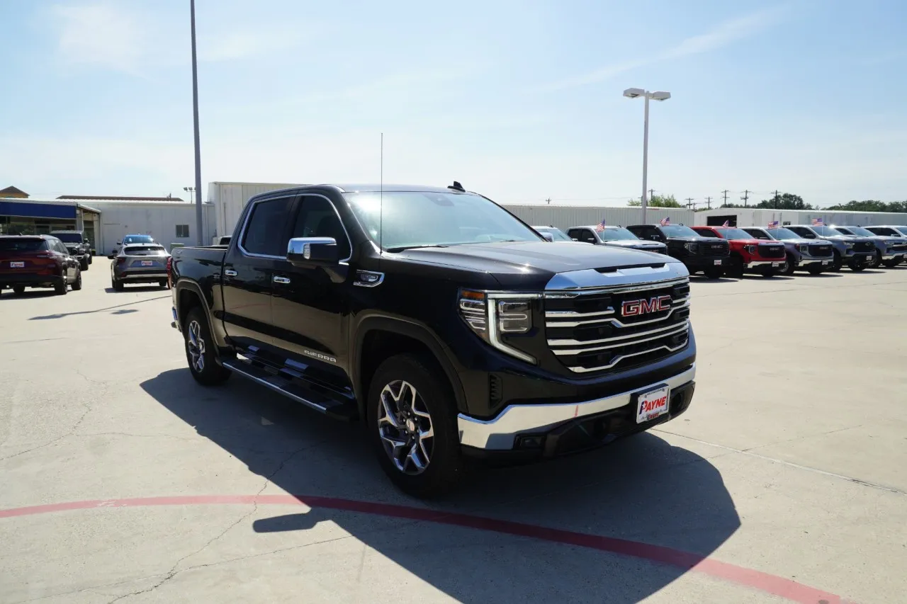 2026 GMC Sierra 1500 SLT