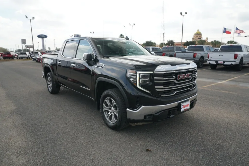 2024 GMC Sierra 1500 SLT