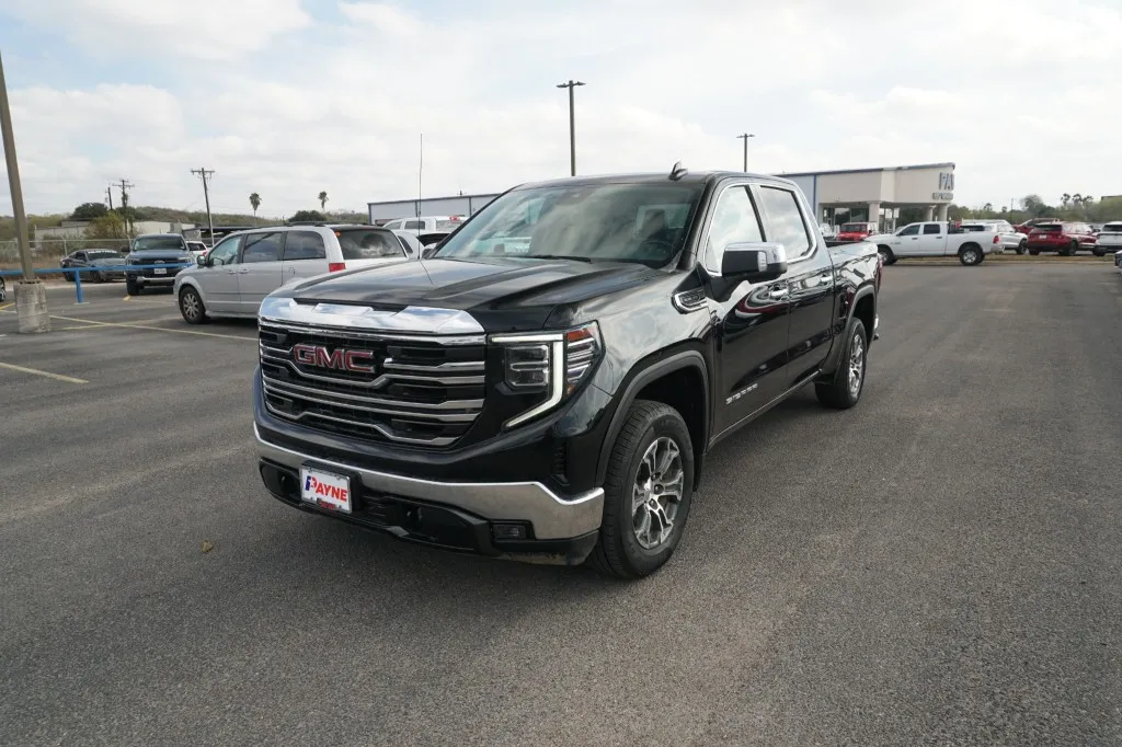 2024 GMC Sierra 1500 SLT