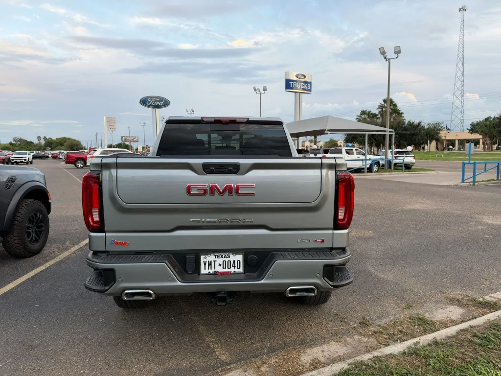 2025 GMC Sierra 1500 AT4