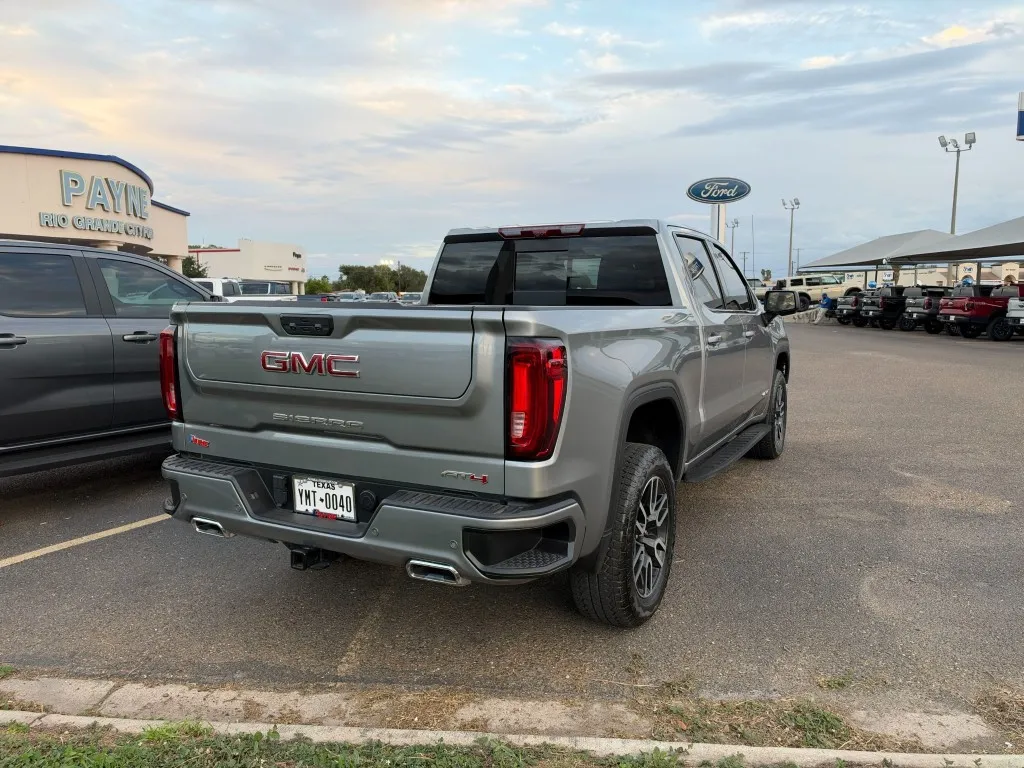 2025 GMC Sierra 1500 AT4