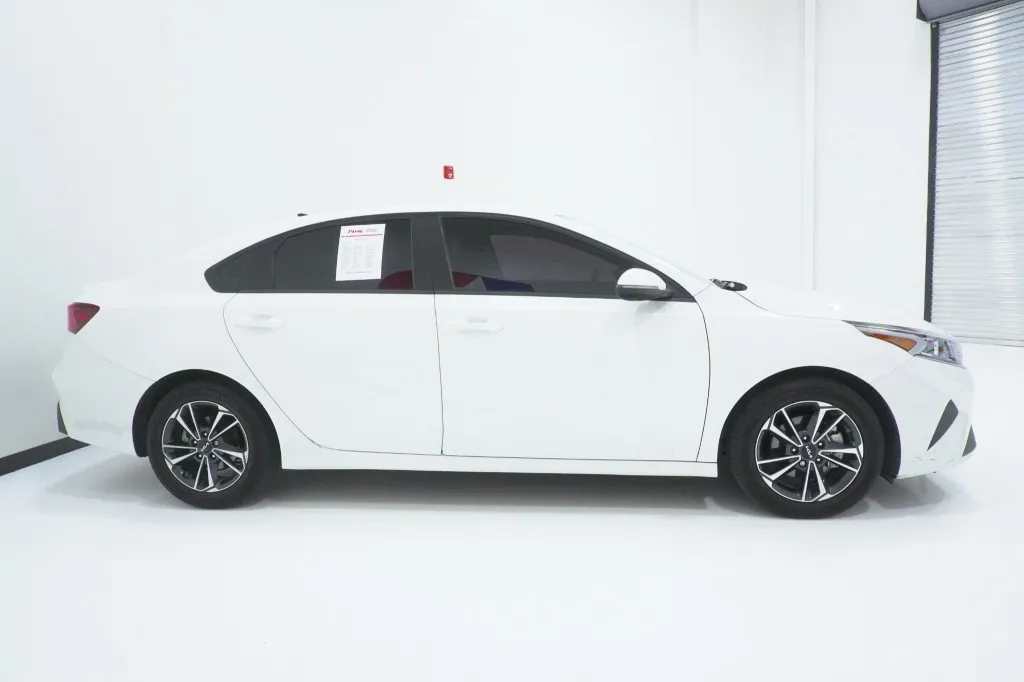 2023 KIA Forte LX