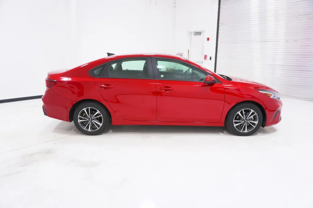 2024 KIA Forte LXS 2024 KIA Forte LXS