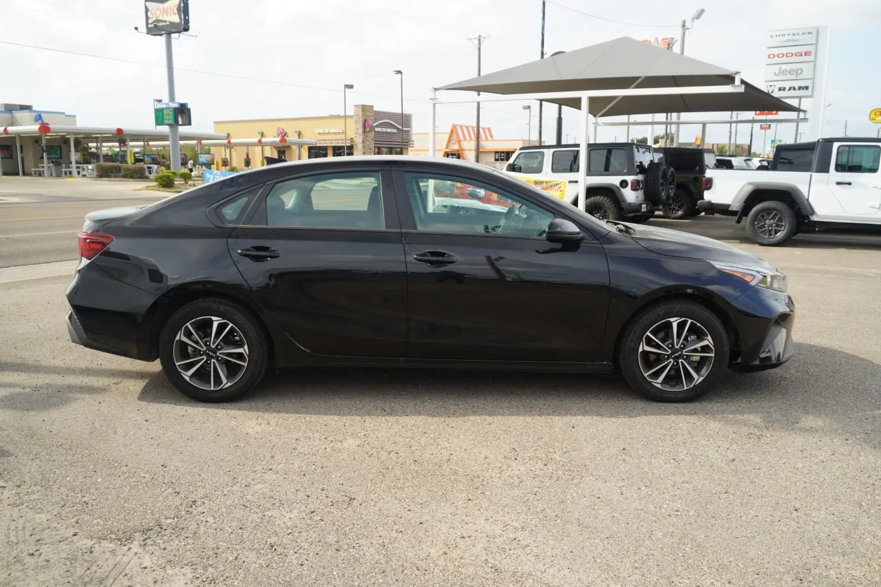 2024 KIA Forte LXS